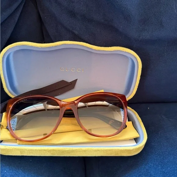 Gucci Tortoiseshell Sunglasses - Picture 2 of 5
